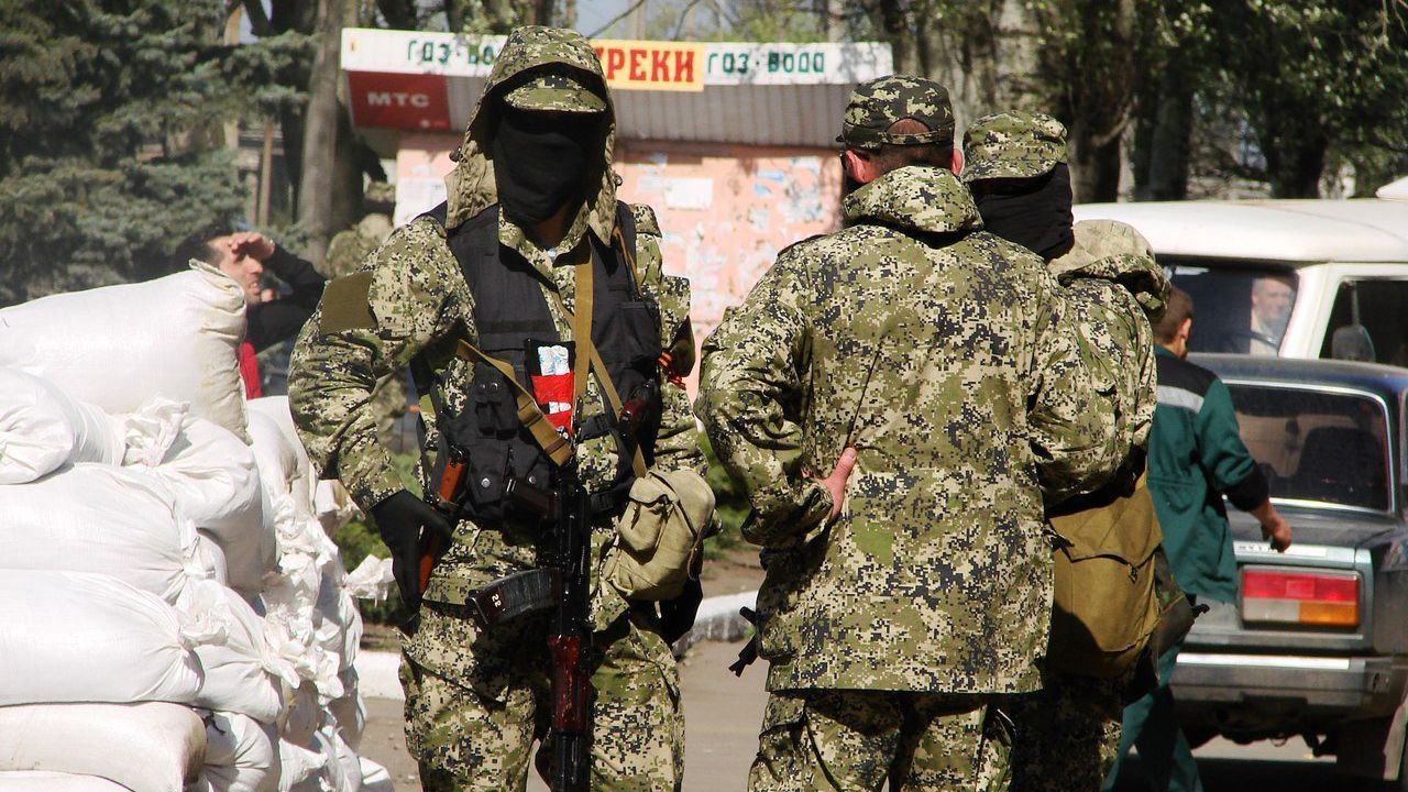 Терористи Донбасу інтенсивно обстріляли позиції ЗСУ: є поранені 
