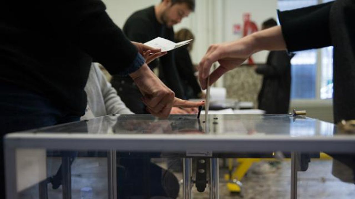 Выборы во Франции поражают низкой явкой: в МВД озвучили цифры