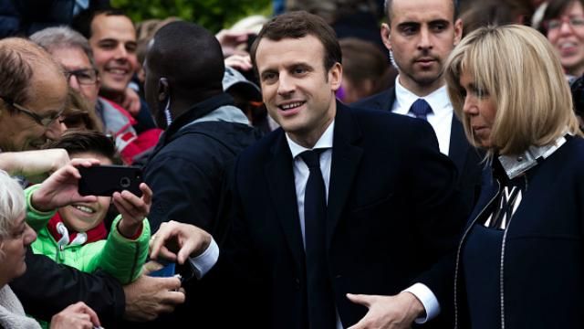 Выборы во Франции: опросы предсказывают уверенную победу Макрону Выборы во Франции: опросы предсказывают уверенную победу Макрону