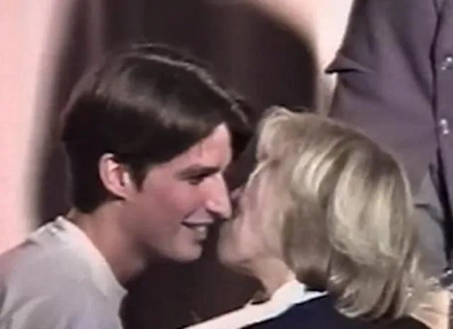 Еммануель та Бріджит під час репетиції шкільної п'єси Еммануель та Бріджит під час репетиції шкільної п'єси