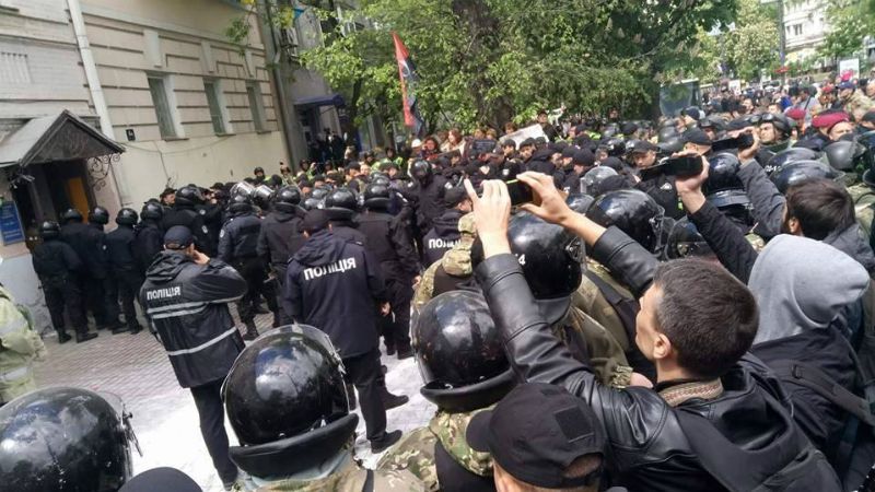 На активістів батальйону ОУН завели справу: поліція проводить затримання