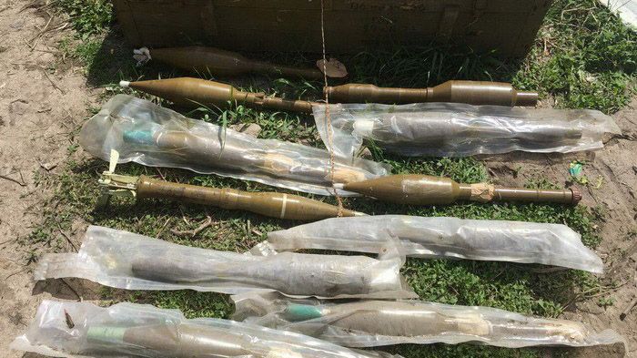 Схованки з російською зброєю виявили у зоні АТО Схованки з російською зброєю виявили у зоні АТО