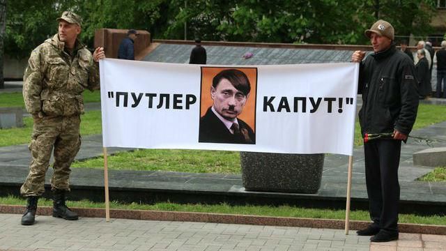 В Виннице левые силы заставили свернуть "красную" акцию В Виннице левые силы заставили свернуть "красную" акцию