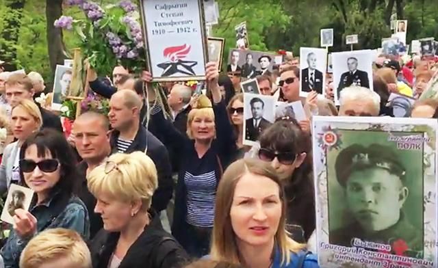 Бандерівські біси, геть з Одеси: активіст зняв на відео учасників мітингу 9 травня