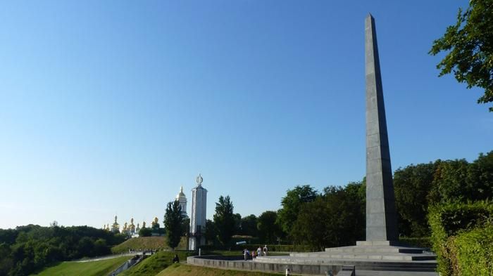 Российским дипломатам не дали возложить цветы к могиле Неизвестного солдата в Киеве, – росСМИ