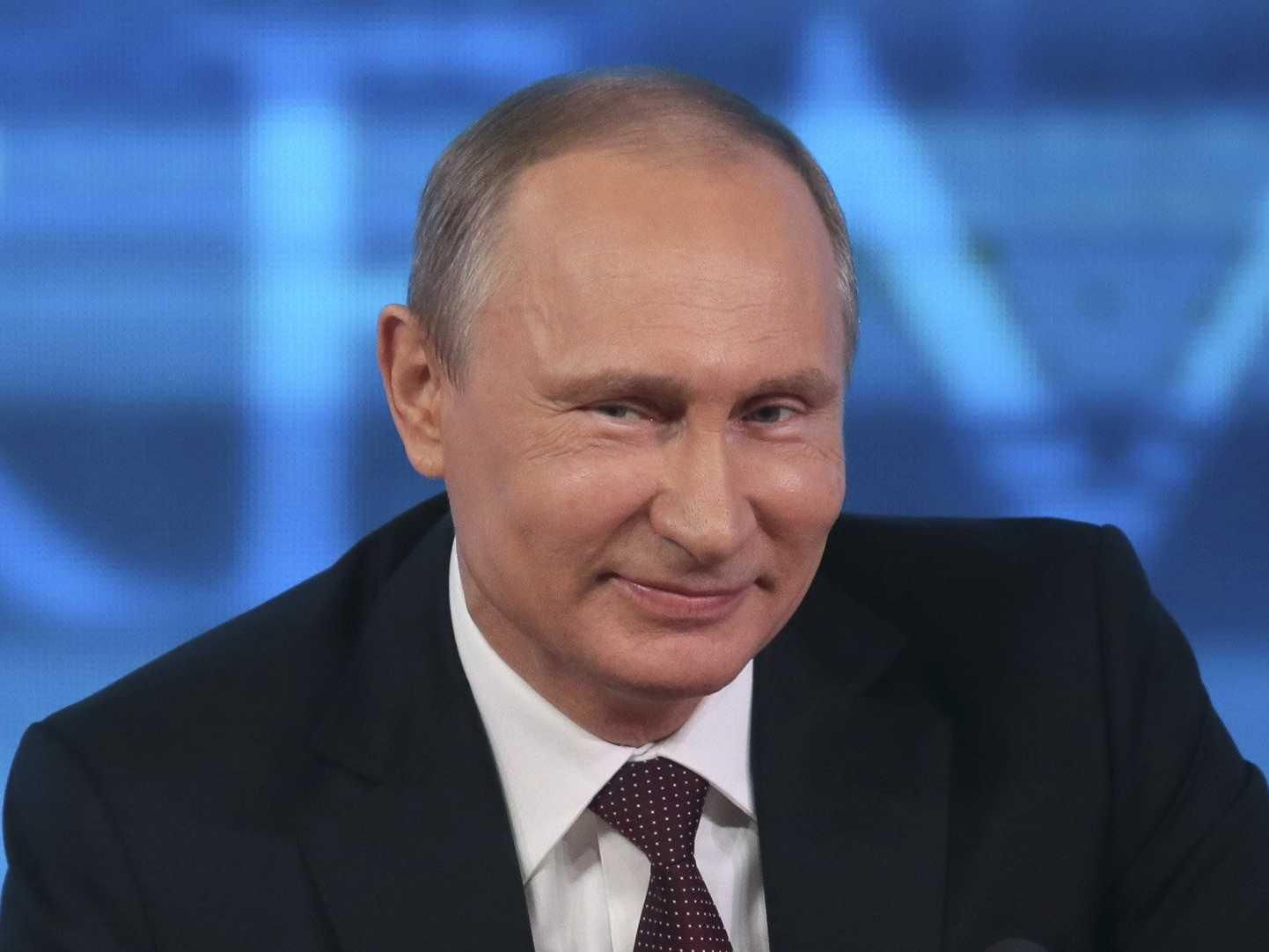 Путин с удовольствием наблюдает, как мы рвем на части нашу систему, – Кондолиза Райс