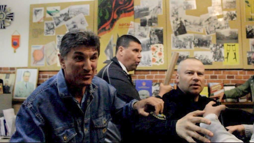 Появилось видео драки с участием "Азова" в офисе афганцев в Николаеве
