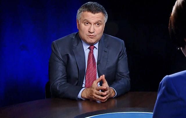 Аваков эмоционально вступился за свитер "СССР" главы полиции Днепропетровщины Аваков эмоционально вступился за свитер "СССР" главы полиции Днепропетровщины