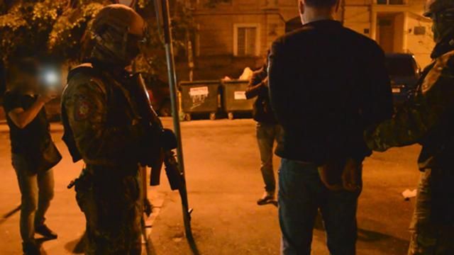 Полицейские задержали и выдворили из страны грузинских "воров в законе"