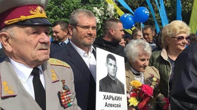 Нардепа допитують через події 9 травня у Дніпрі Нардепа допитують через події 9 травня у Дніпрі