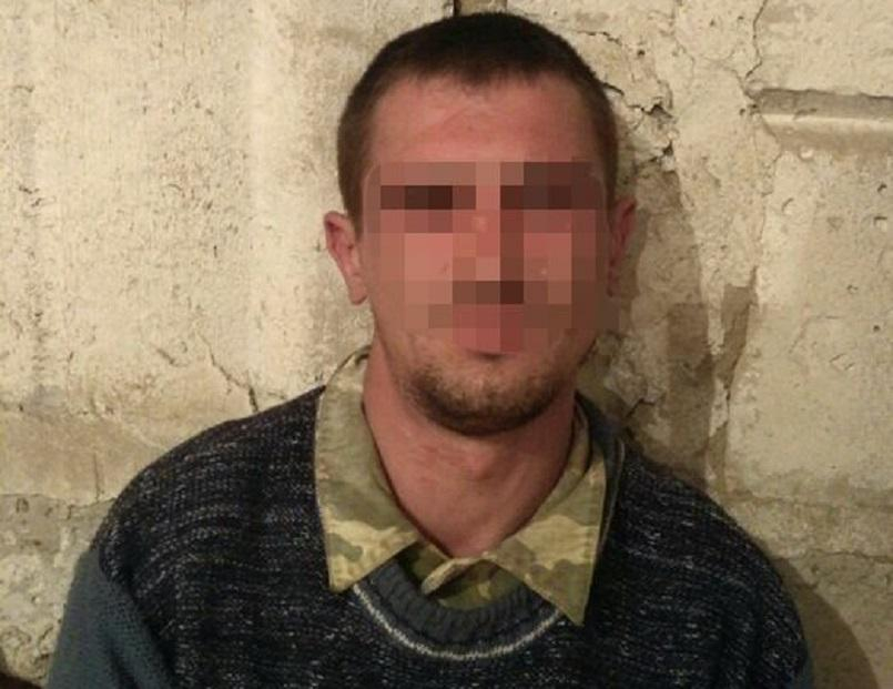 СБУ показала пойманного вооруженного боевика: фото