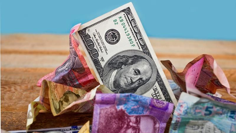 Курс валют на 13 травня: гривня знову падає 