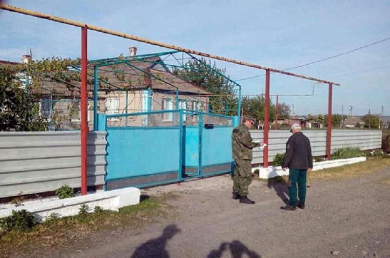 Бойовики підстрелили на Донбасі літню жінку
