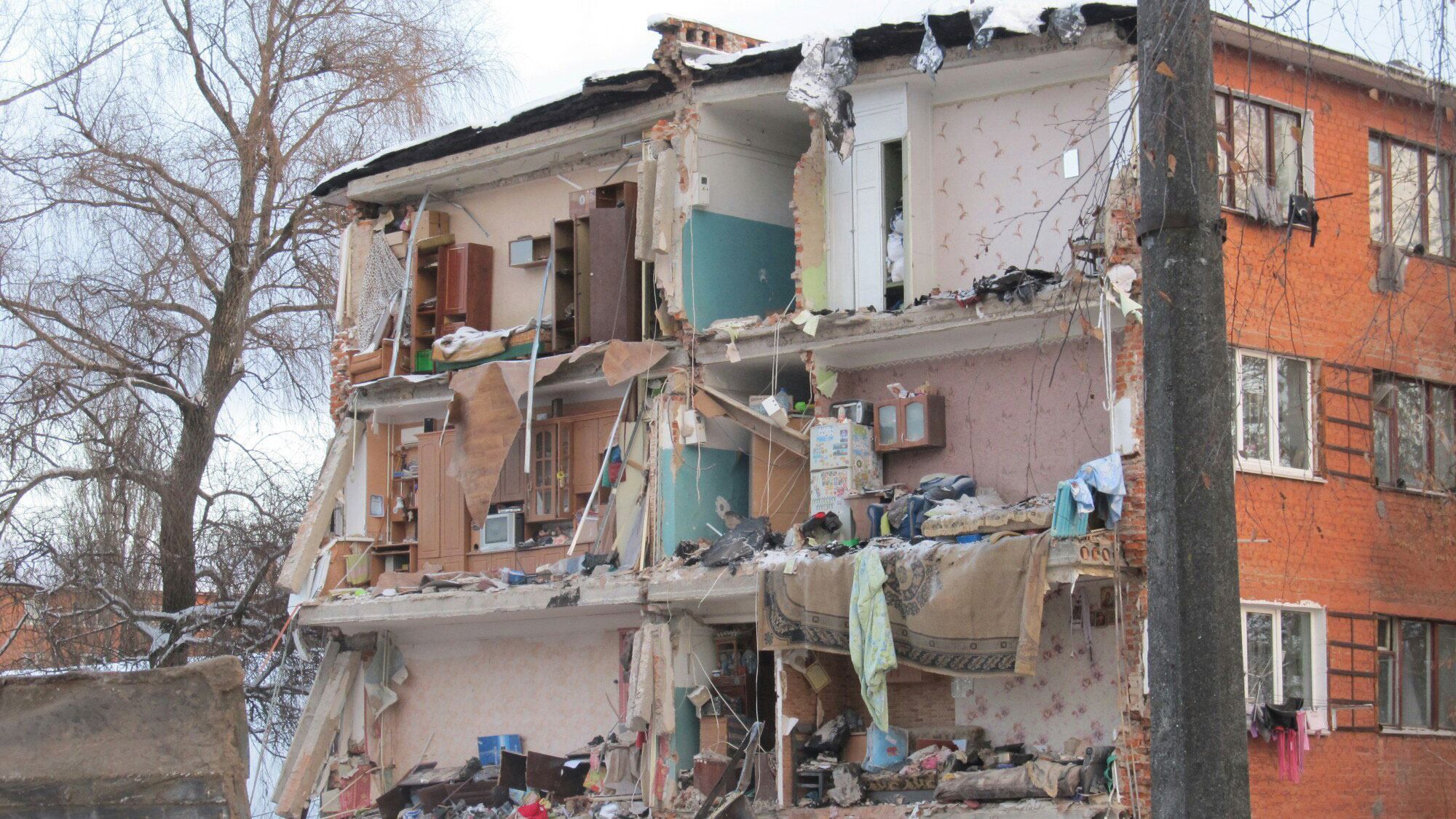 Скандал в Чернигове: в обвалившееся общежитие хотят заселить людей