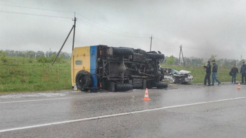 В страшній ДТП під Харковом загинуло четверо людей: моторошні фото аварії (18+)