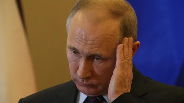 А "Мурку"? Как Путин повеселил соцсети игрой на рояле