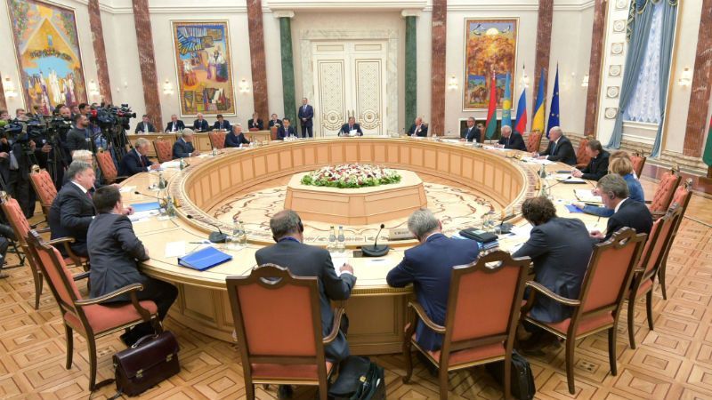 Какие темы обсудят на трехсторонней встрече в Минске