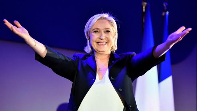 Ле Пен возвращается: "Национальный фронт" снова с главой