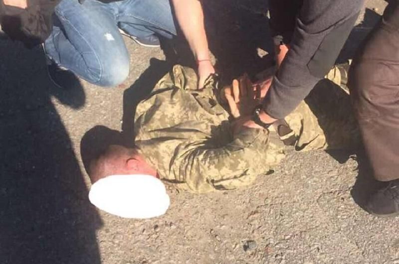 В Киеве высокопоставленного военного поймали на взятке: фото В Киеве высокопоставленного военного поймали на взятке: фото