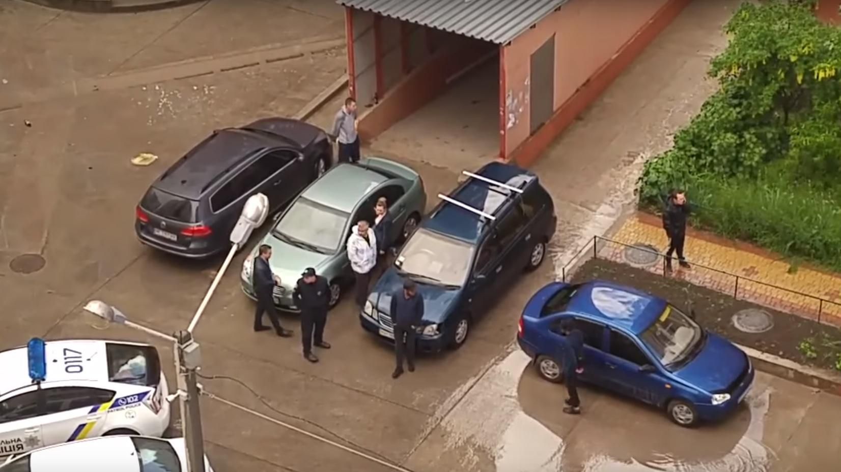 Масова сутичка сталась в Одесі, стусанів отримали і поліцейські: відео