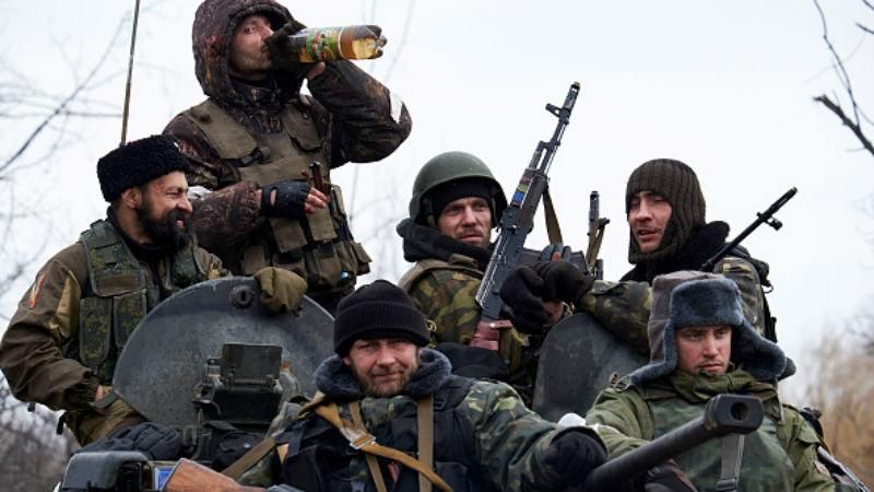 Алкоголь, дезертирство і вбивства: у розвідці прозвітували про безчинства бойовиків Алкоголь, дезертирство і вбивства: у розвідці прозвітували про безчинства бойовиків