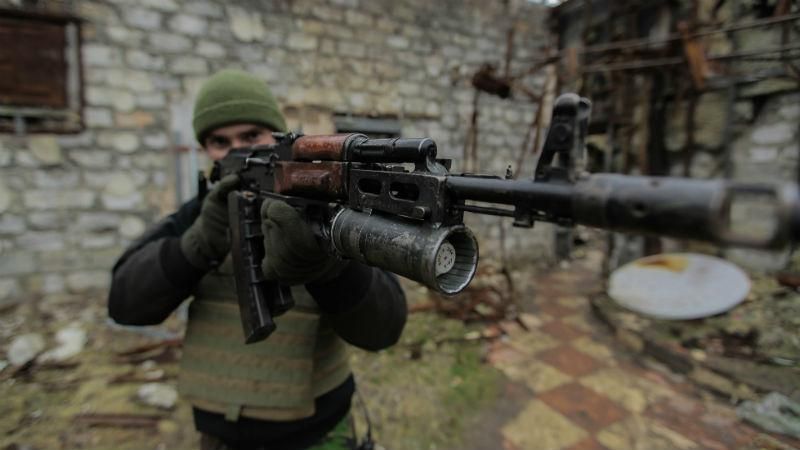 Поблизу Донецька відбувся запеклий бій: бойовики частково зайняли нові позиції Поблизу Донецька відбувся запеклий бій: бойовики частково зайняли нові позиції