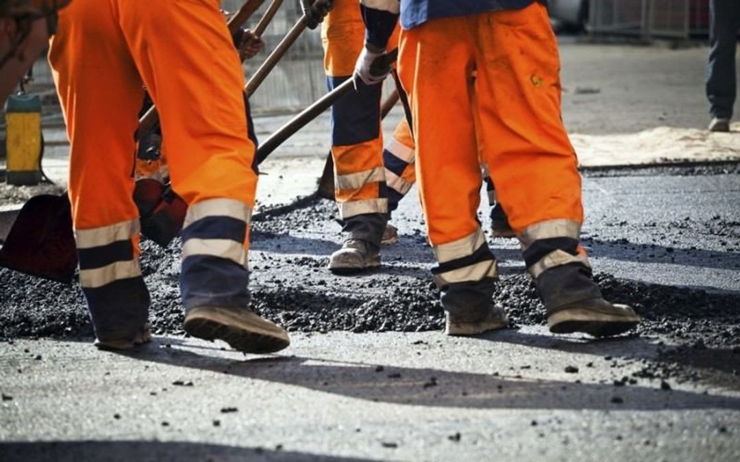 Півмільярда зарити в дороги, або Чому з українського бюджету фінансують бойовиків "ЛНР"