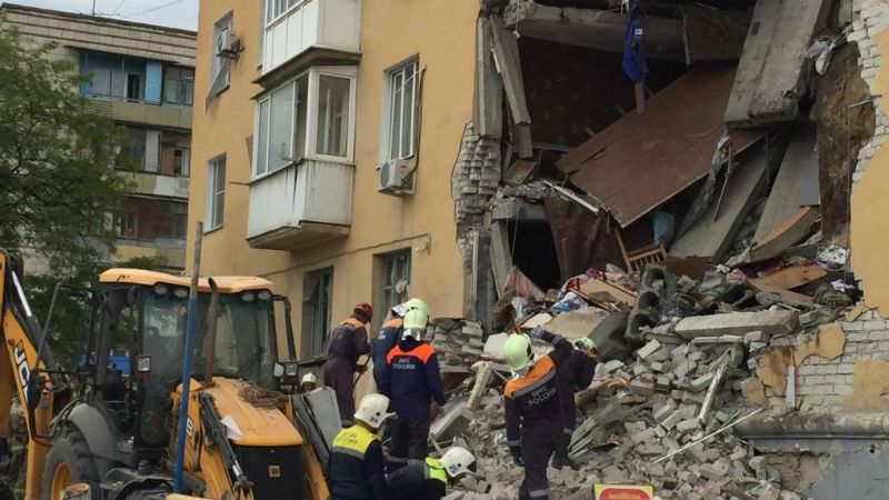 Обвал будинку в Росії: з'явилися моторошні відео трагедії Обвал будинку в Росії: з'явилися моторошні відео трагедії