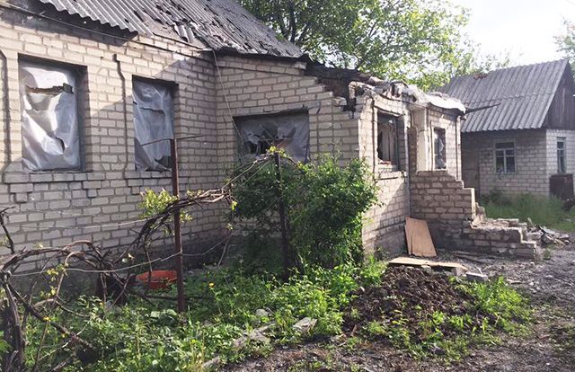 Бойовики вдарили вогнем по житлових будинках Авдіївки Бойовики вдарили вогнем по житлових будинках Авдіївки