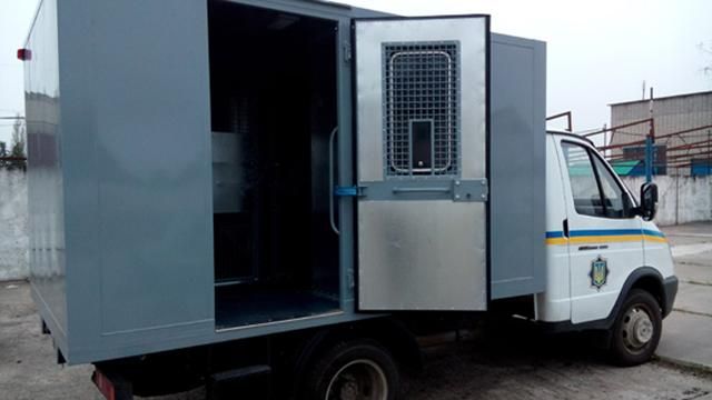 План "Сирена": в'язень утік з автозаку у Києві План "Сирена": в'язень утік з автозаку у Києві