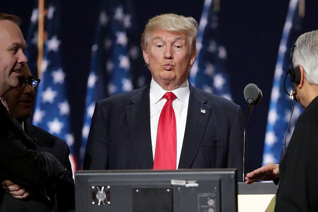 Трамп шантажує союзників з НАТО Трамп шантажує союзників з НАТО