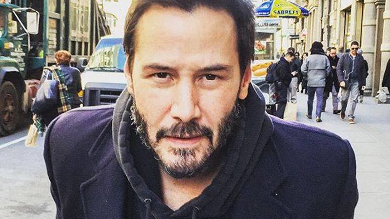 Голливудский актер снялся на фоне советской символики
