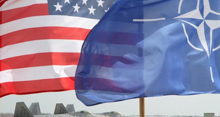 Трамп заявлениями о выходе США из НАТО шантажирует Европу, – аналитик