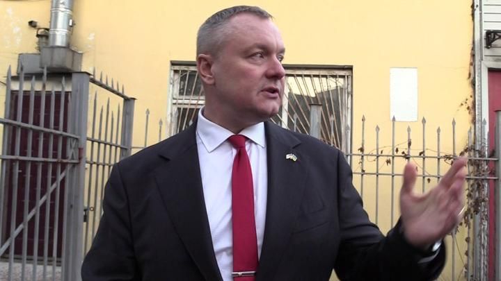 Скандальному Артеменку не вдалося зберегти українське громадянство Скандальному Артеменку не вдалося зберегти українське громадянство