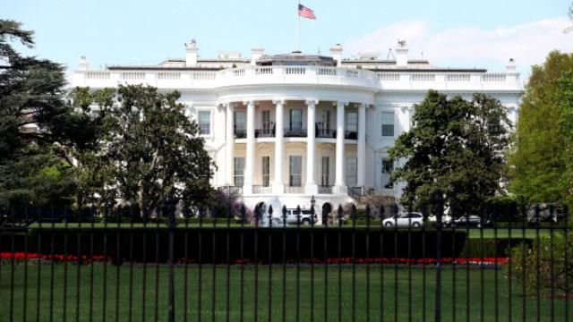 Червоний Білий дім: журнал Time здивував сміливою обкладинкою Червоний Білий дім: журнал Time здивував сміливою обкладинкою