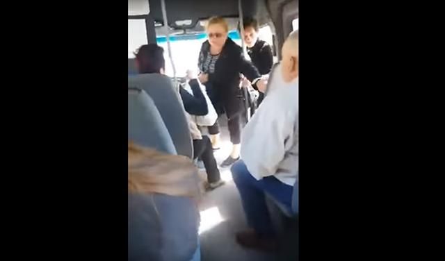 Водій маршрутки вилаяв та побив пенсіонерку у Дніпрі Водій маршрутки вилаяв та побив пенсіонерку у Дніпрі