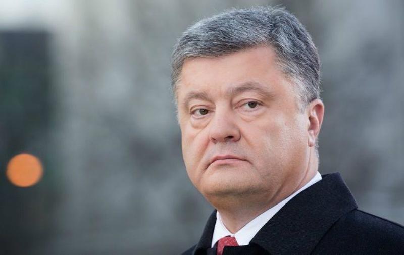 Порошенко проігнорував запитання щодо переслідування критиків його політики
