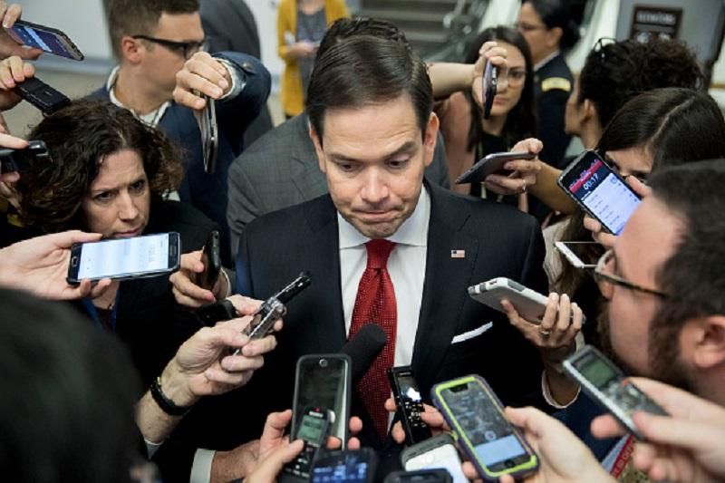 Скандал довкола екс-голови ФБР Комі: з’явилися нові деталі Скандал довкола екс-голови ФБР Комі: з’явилися нові деталі