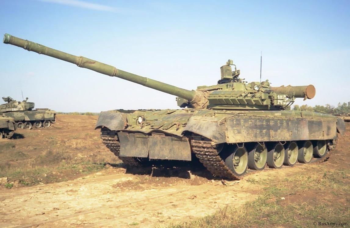 Порошенко показал видео с новыми танками-красавцами для украинской армии