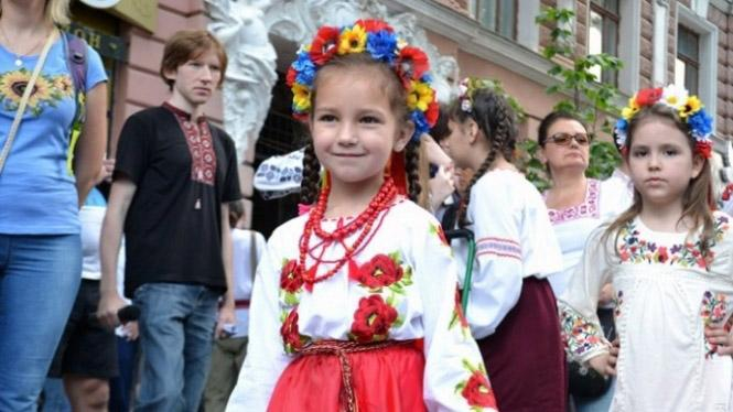 В Одессе состоялся Мегамарш вышиванок В Одессе состоялся Мегамарш вышиванок