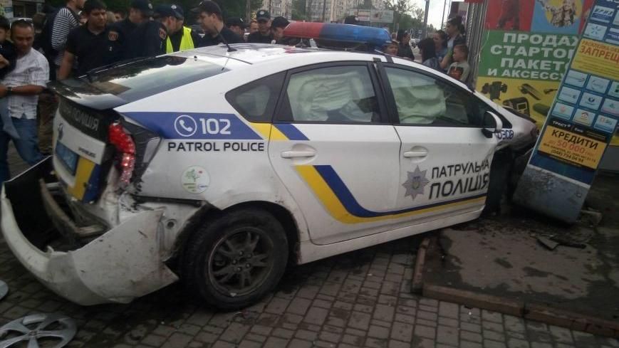 Поліцейська машина скоїла подвійне ДТП у Одесі: є потерпілі  