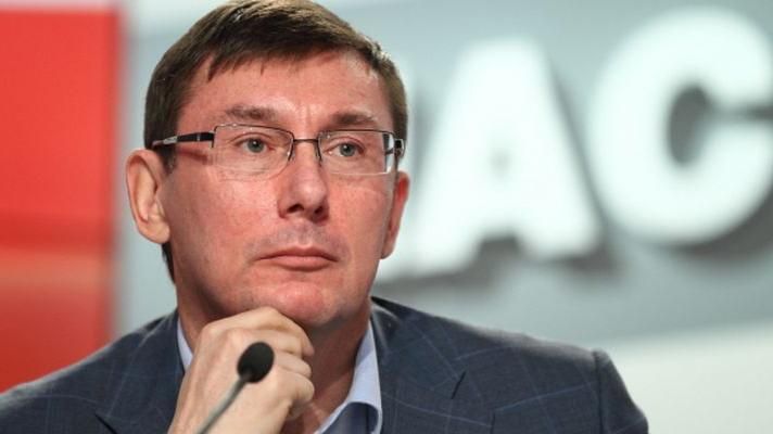 Екс-співробітник НАБУ вимагав хабарі для діючих правоохоронців, – Луценко