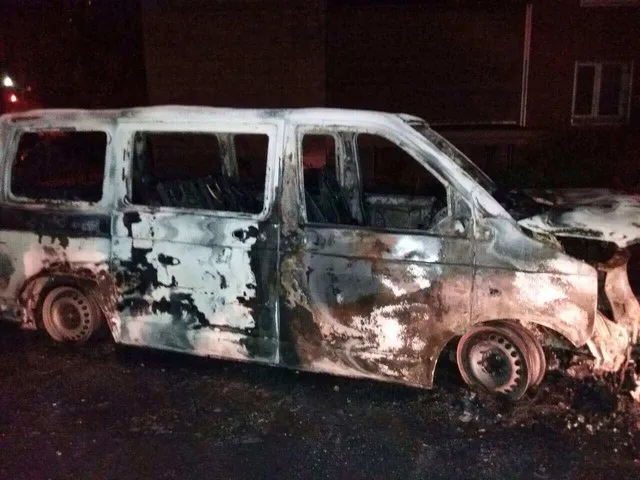У Києві згоріли автомобілі У Києві згоріли автомобілі