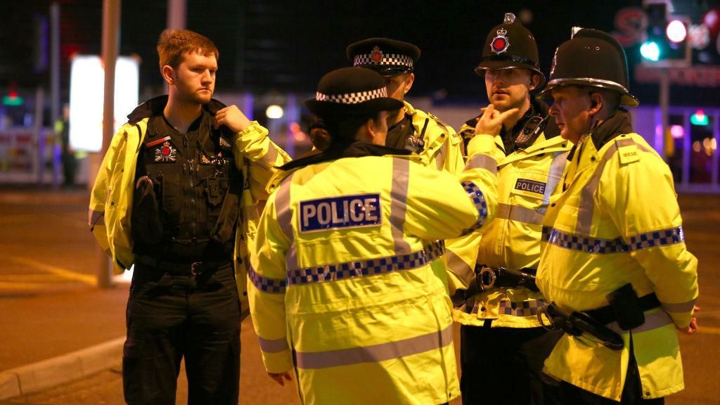 Поліція знайшла підозрілий предмет неподалік стадіону в Манчестері, – ВВС