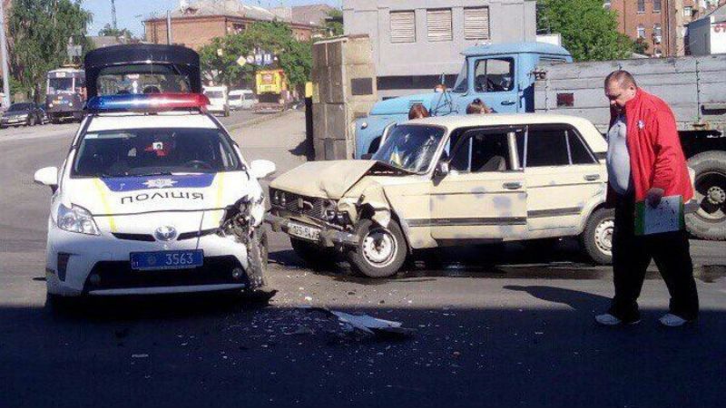 Полицейские спровоцировали аварию из-за погони за нарушителем: есть пострадавшие