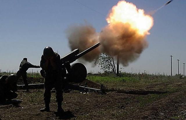 "Жара" в зоне АТО: в штабе назвали самые горячие точки "Жара" в зоне АТО: в штабе назвали самые горячие точки