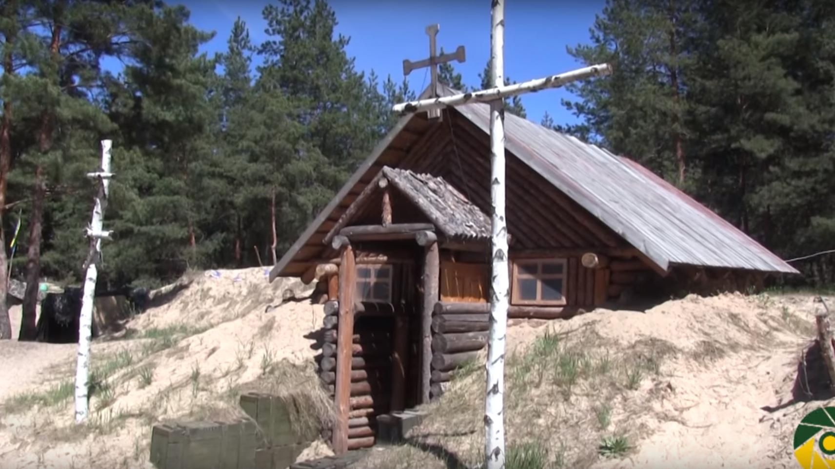 Духовність на передовій: як виглядають каплички військових у зоні АТО Духовність на передовій: як виглядають каплички військових у зоні АТО