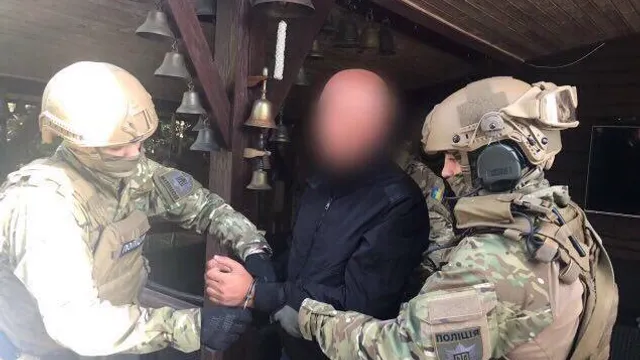 Затримання колишніх податківців Затримання колишніх податківців