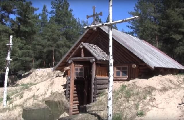 Бойцы АТО построили для себя церковь на Луганщине