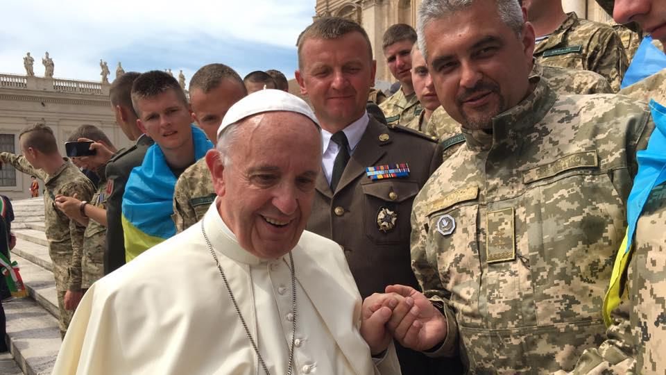 Папа Римський зустрівся з українськими військовими із зони АТО: фото